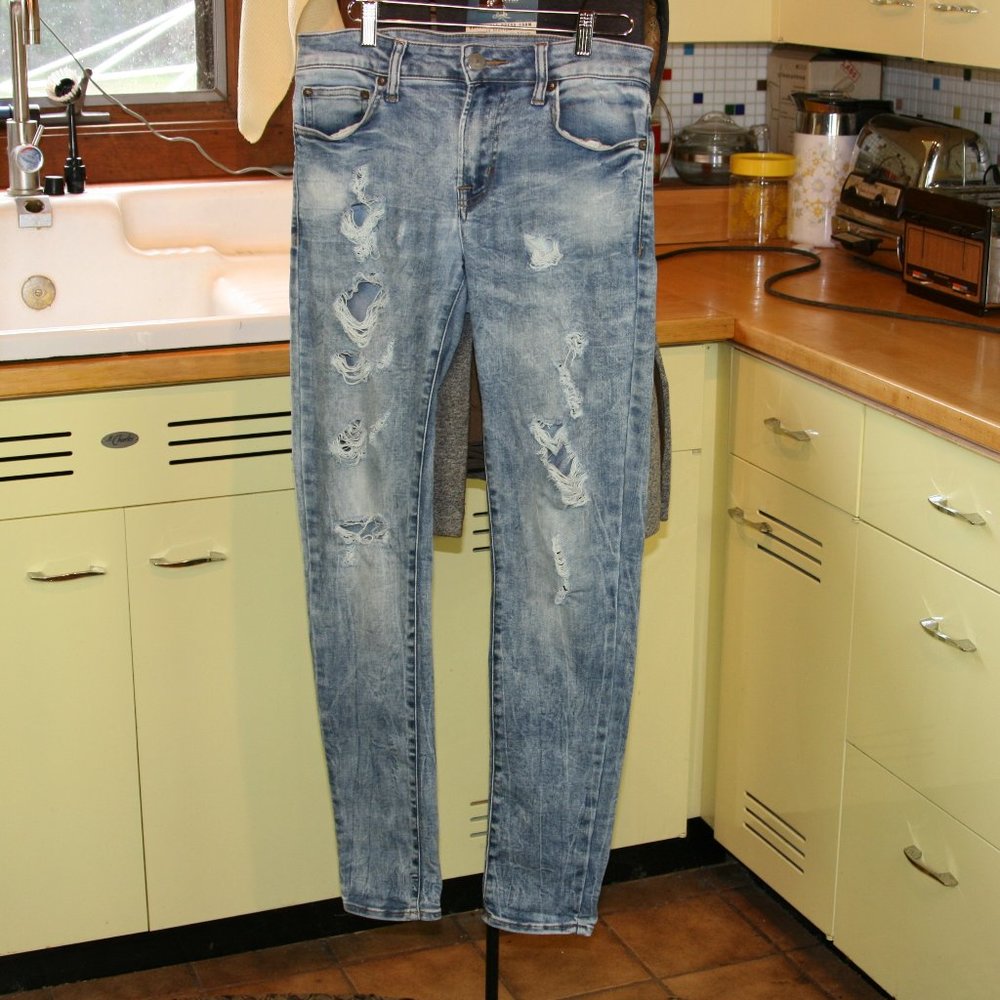 American Eagle Outfitters Distressed Denim Jeans